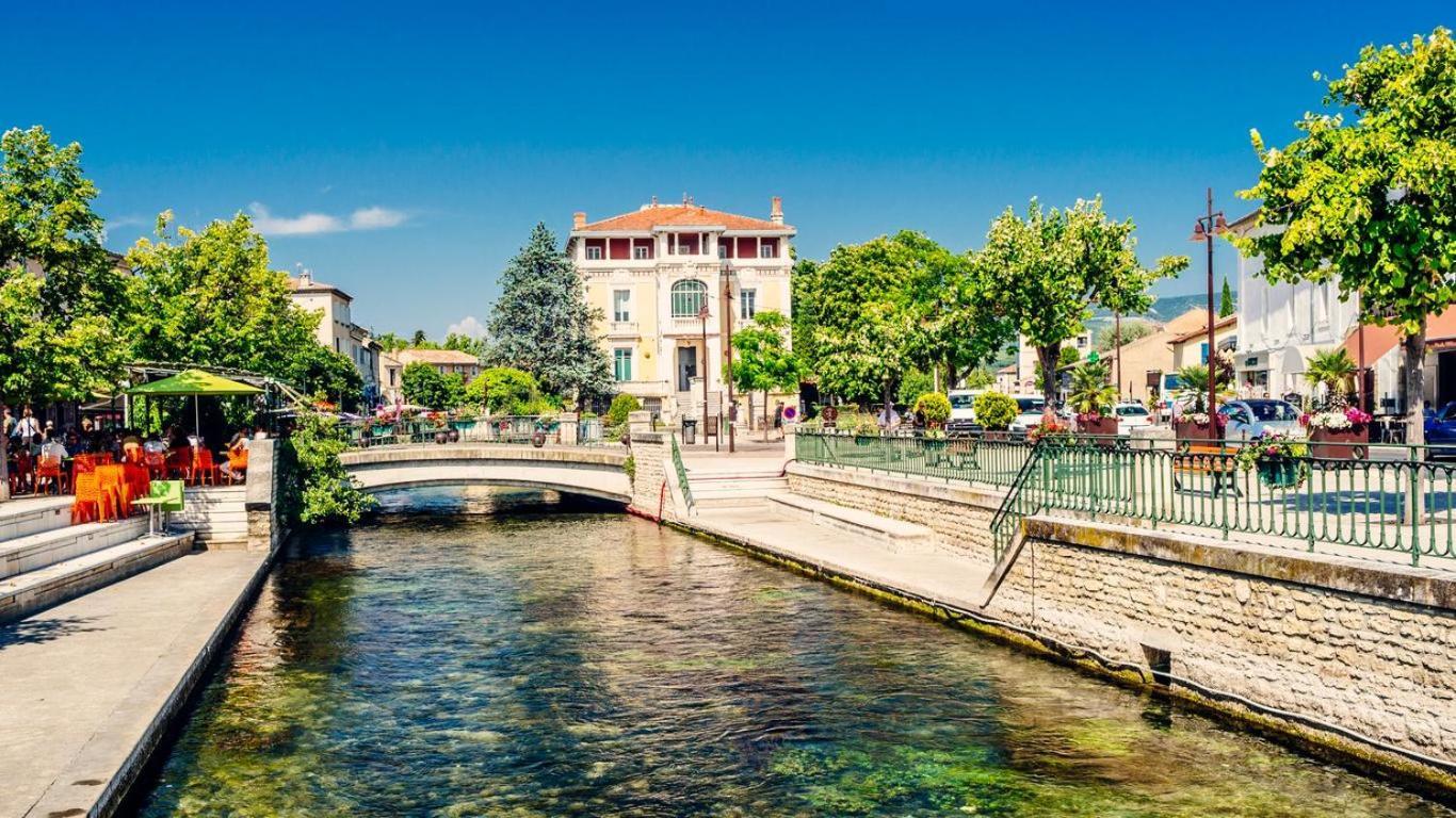 Un Petit Nid Au Bord De La Sorgue Lägenhet LʼIsle-sur-la-Sorgue Exteriör bild